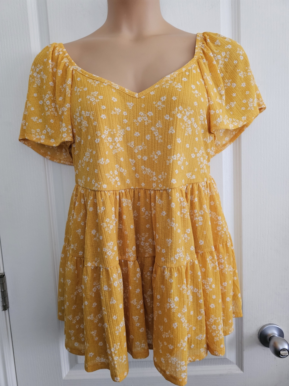 Torrid Sz 0  Yellow Floral Top